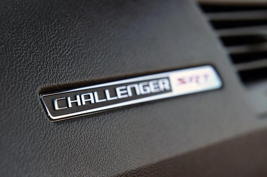  Dodge Challenger SRT8 392 2011 года  (фото 10 из 115)